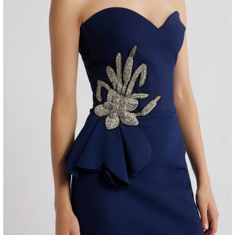 Chiara Boni La Petite Robe
Grenawa Gown - Picture 3 of 13